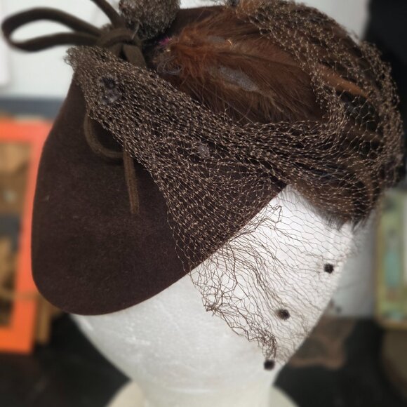 # VINTAGE Ladies Hats  Circa 1930-1950 - Picture 6 of 11